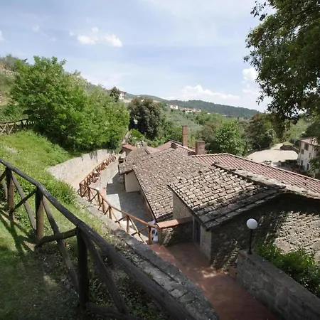 Apartment In Loro Ciufferna Near Cafe